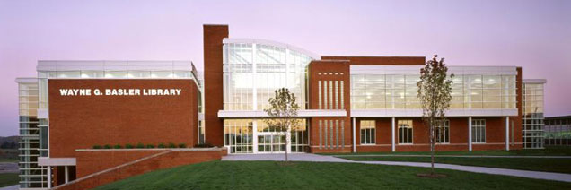 Wayne G. Basler 图书馆 Exterior Shot