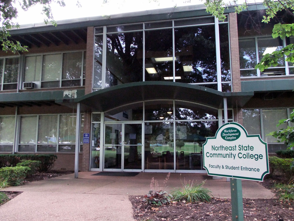 博彩平台 State Elizabethton campus exterior